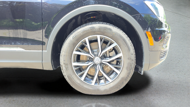 Used 2021 Volkswagen Tiguan SE w/ Panoramic Sunroof Package AWD/4WD image 46