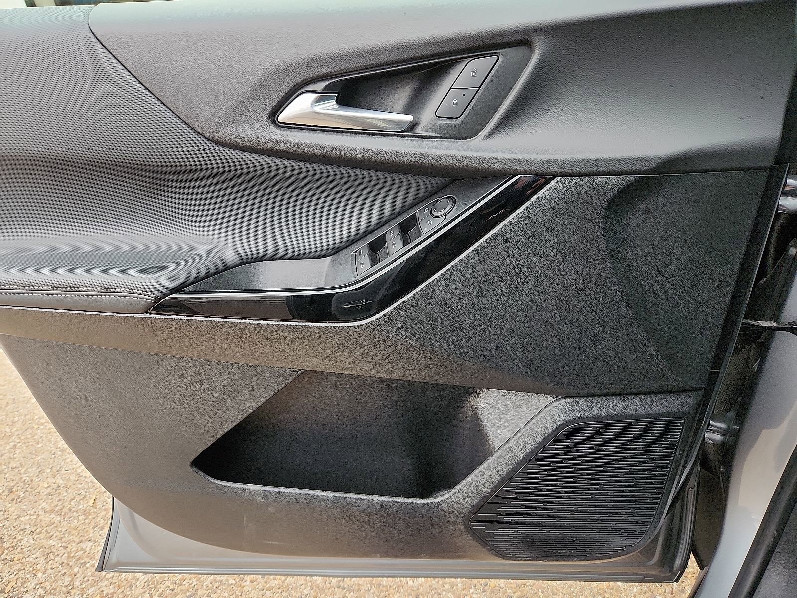 Used 2025 Chevrolet Equinox LT image 14