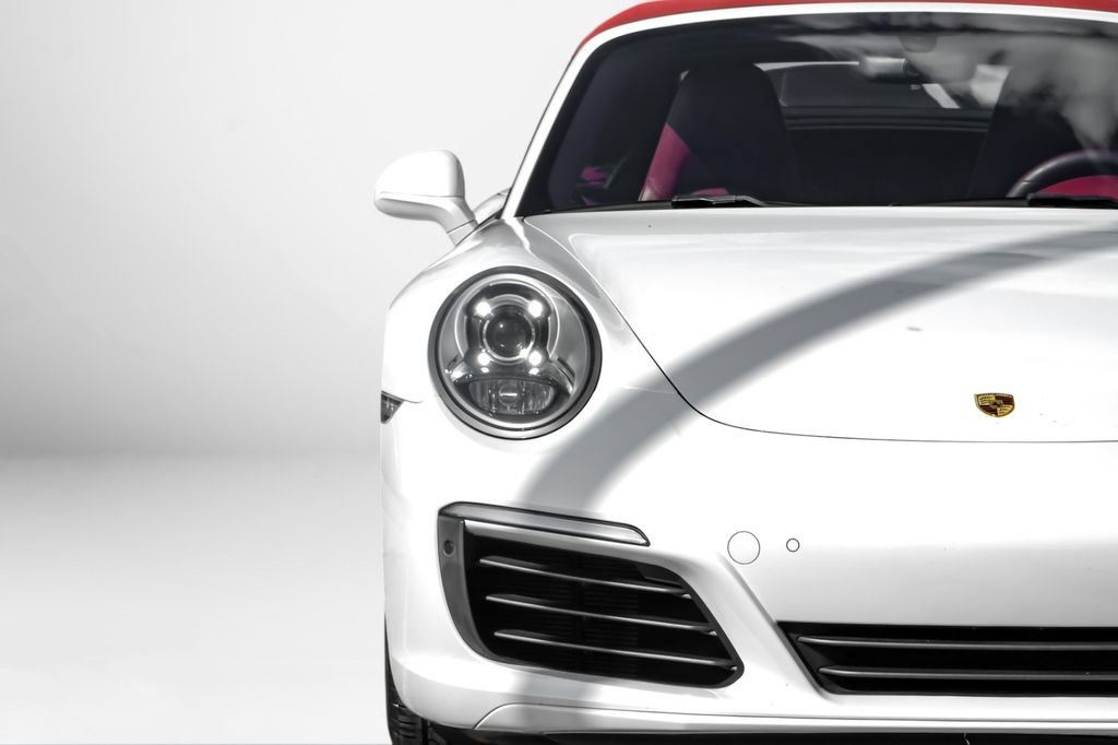 Used 2018 Porsche 911 Carrera RWD image 37
