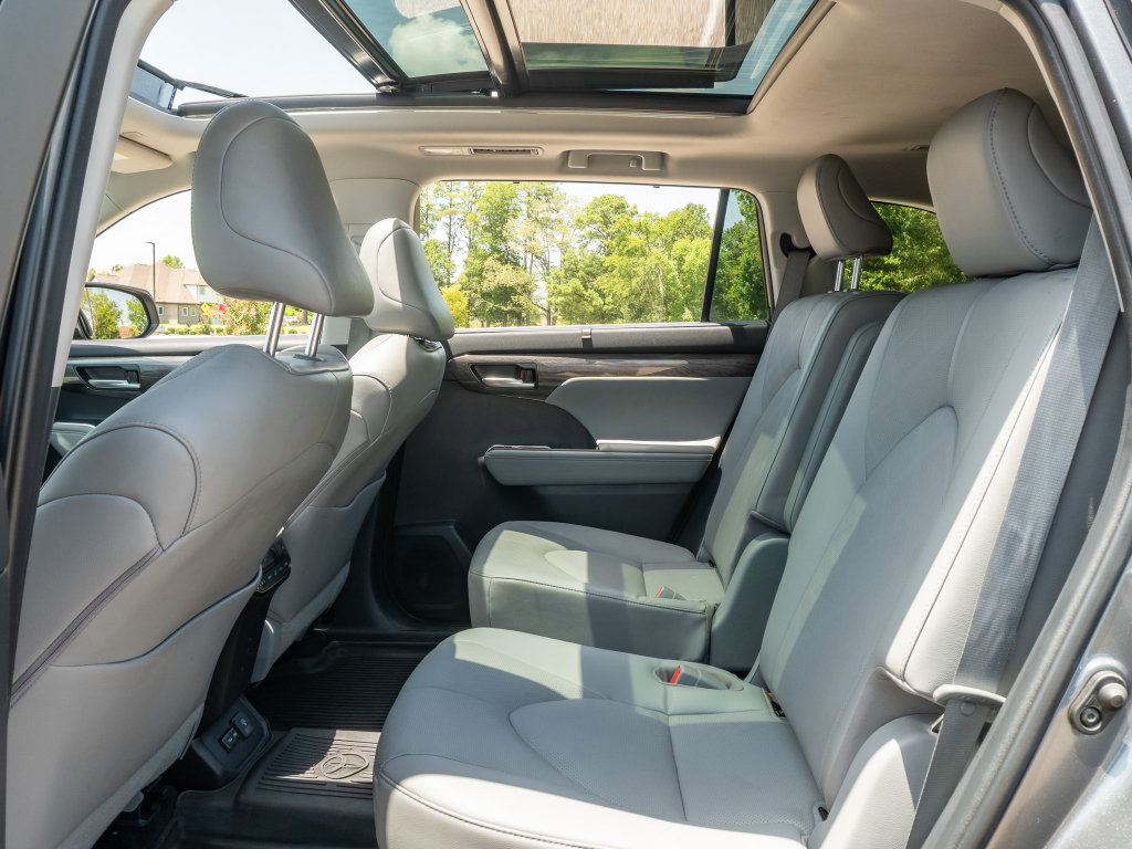 Used 2023 Toyota Highlander Platinum AWD/4WD image 15
