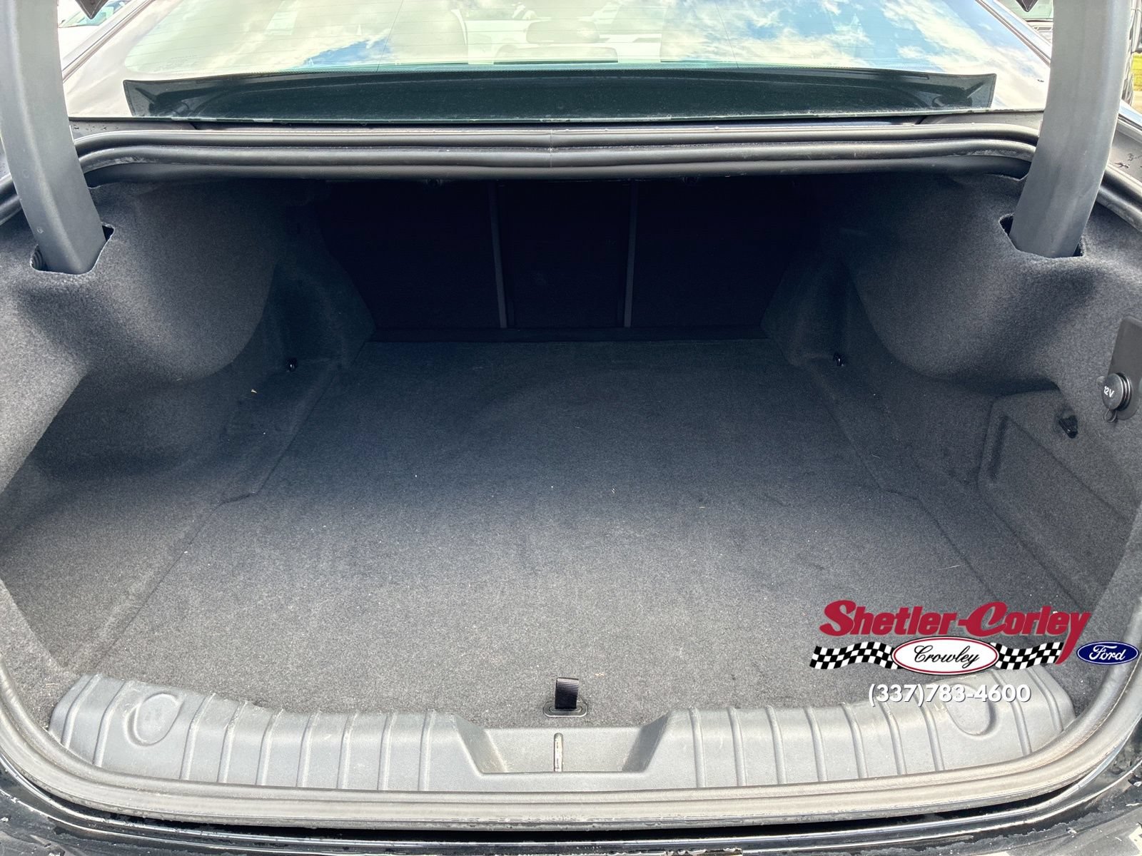 Used 2018 Jaguar XF Premium RWD image 13
