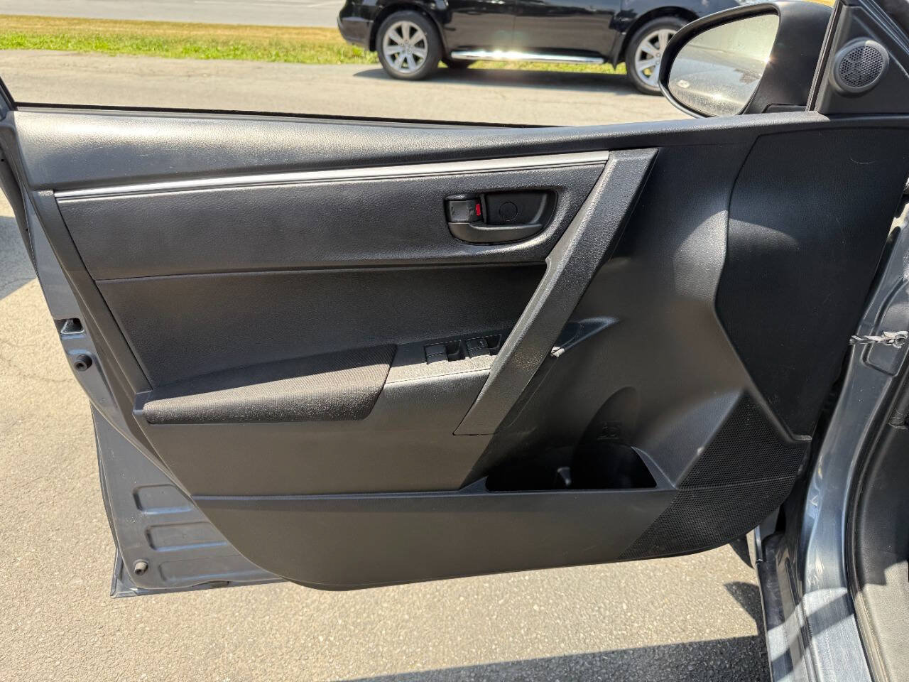 Used 2016 Toyota Corolla L FWD image 13