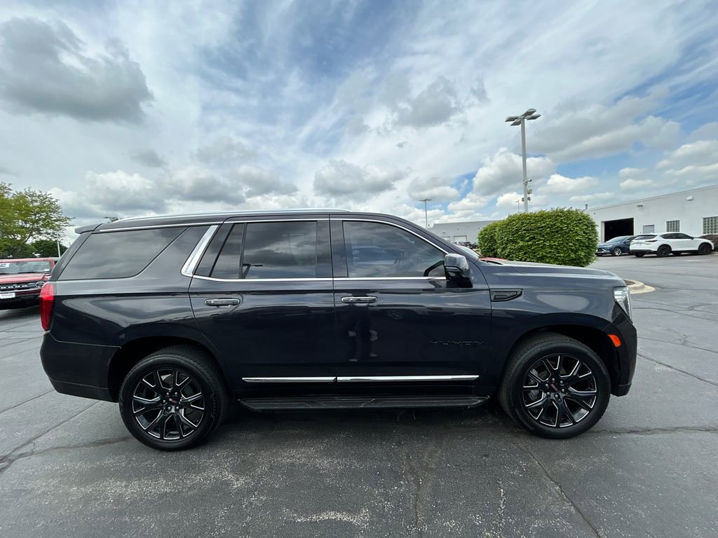 Certified 2023 GMC Yukon SLT w/ SLT Premium Package AWD/4WD image 12