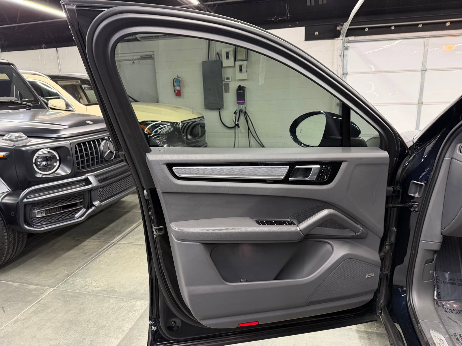 Used 2023 Porsche Cayenne Coupe image 21