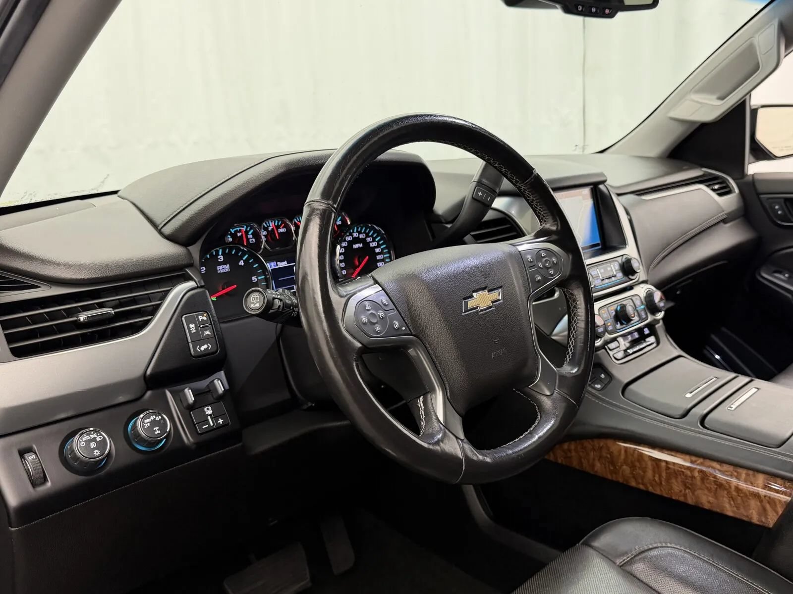 Used 2018 Chevrolet Tahoe Premier AWD/4WD image 10