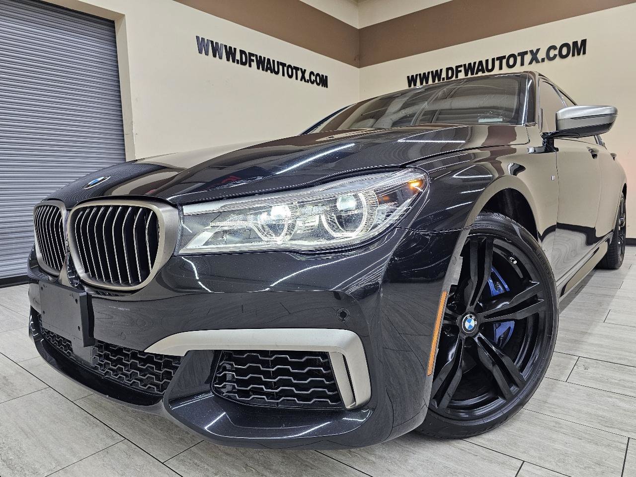 Used 2018 BMW M760i xDrive AWD/4WD image 1