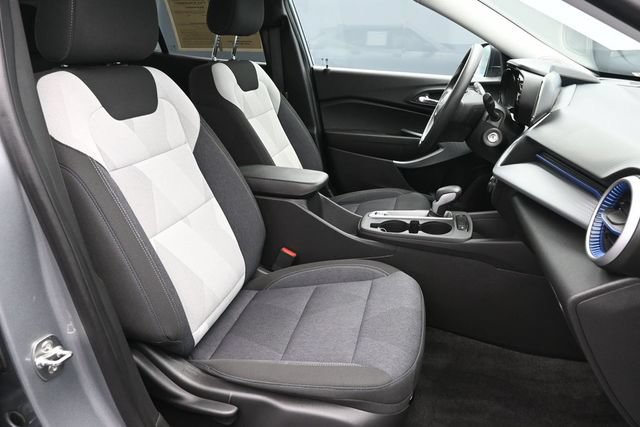 Used 2024 Chevrolet Trax LS FWD image 31