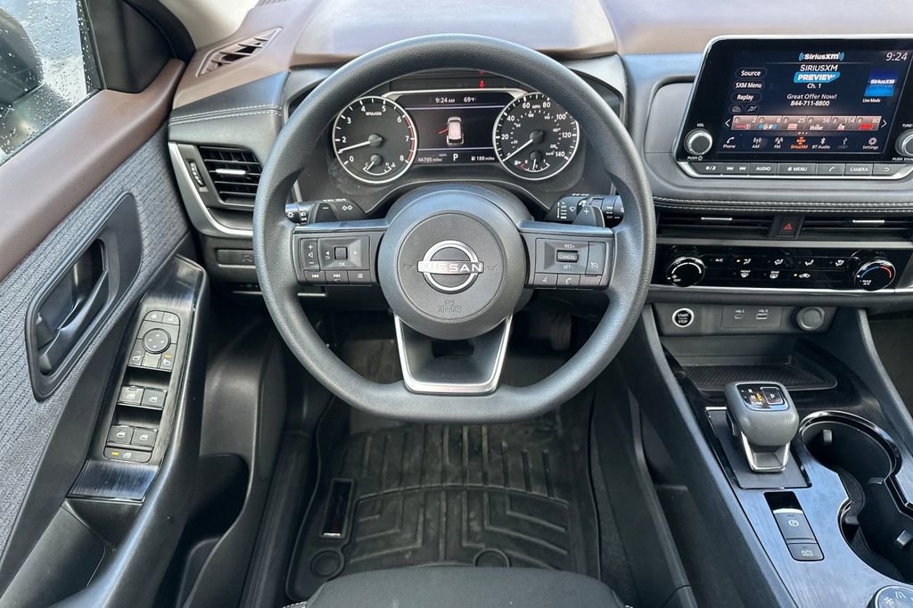 Used 2023 Nissan Rogue S image 16