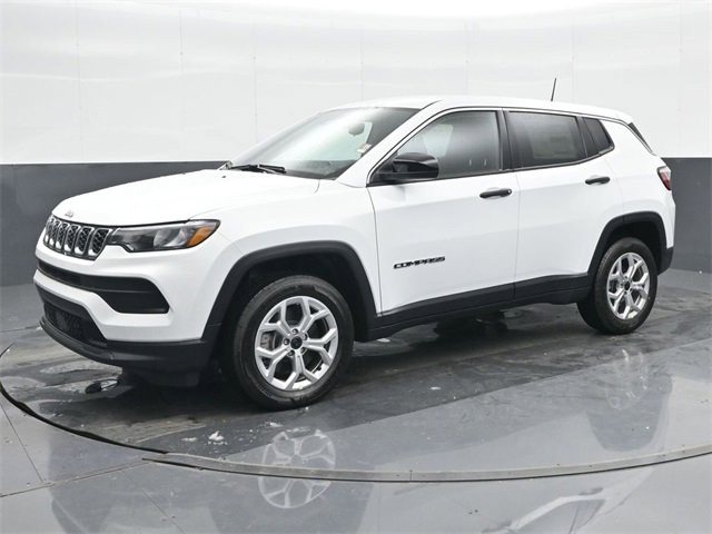 Used 2025 Jeep Compass Sport image 7