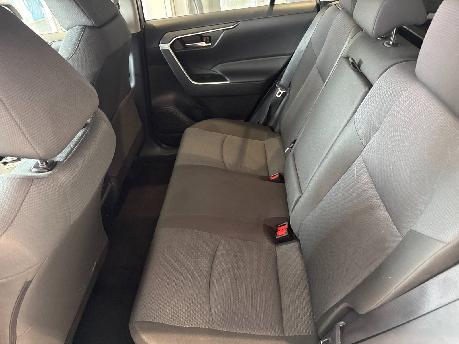 Used 2025 Toyota RAV4 XLE AWD/4WD image 12