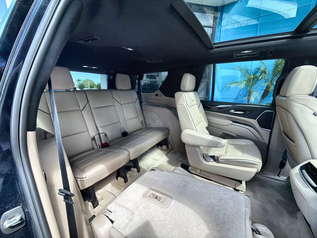 Used 2024 Cadillac Escalade Premium Luxury AWD/4WD image 22