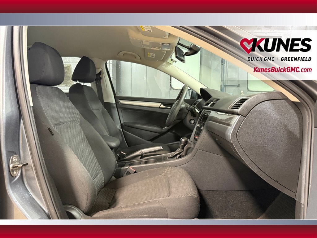 Used 2013 Volkswagen Passat 2.5 S FWD image 29