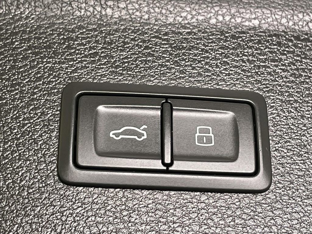 Certified 2023 Audi Q5 2.0T Premium w/ Convenience Package image 21