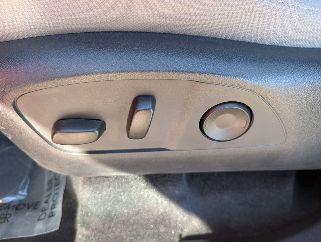 Used 2025 GMC Acadia Elevation image 10