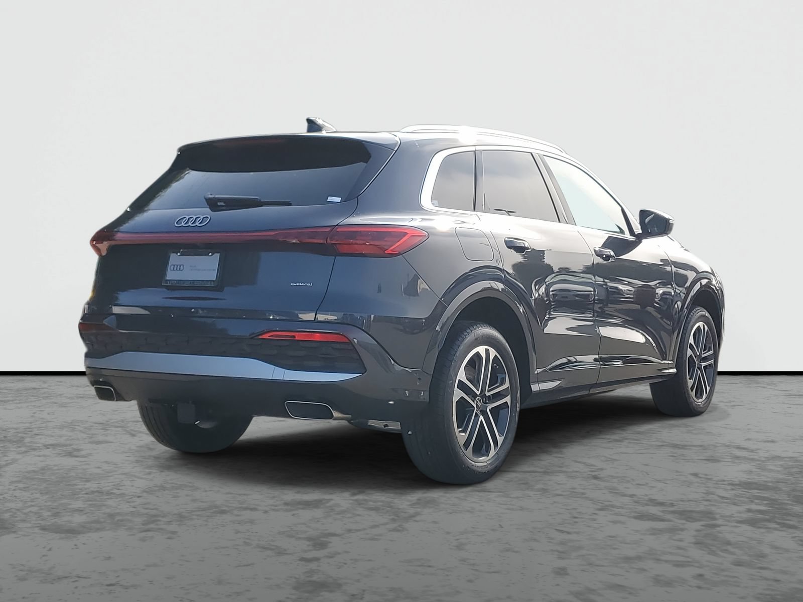 Used 2025 Audi Q5 Premium w/ Convenience Package AWD/4WD image 4