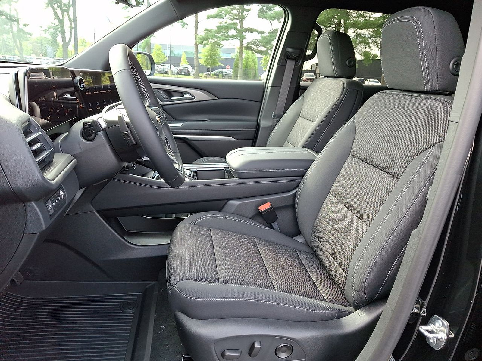 New 2027 Chevrolet Traverse LT w/ Driver Confidence Package AWD/4WD image 14