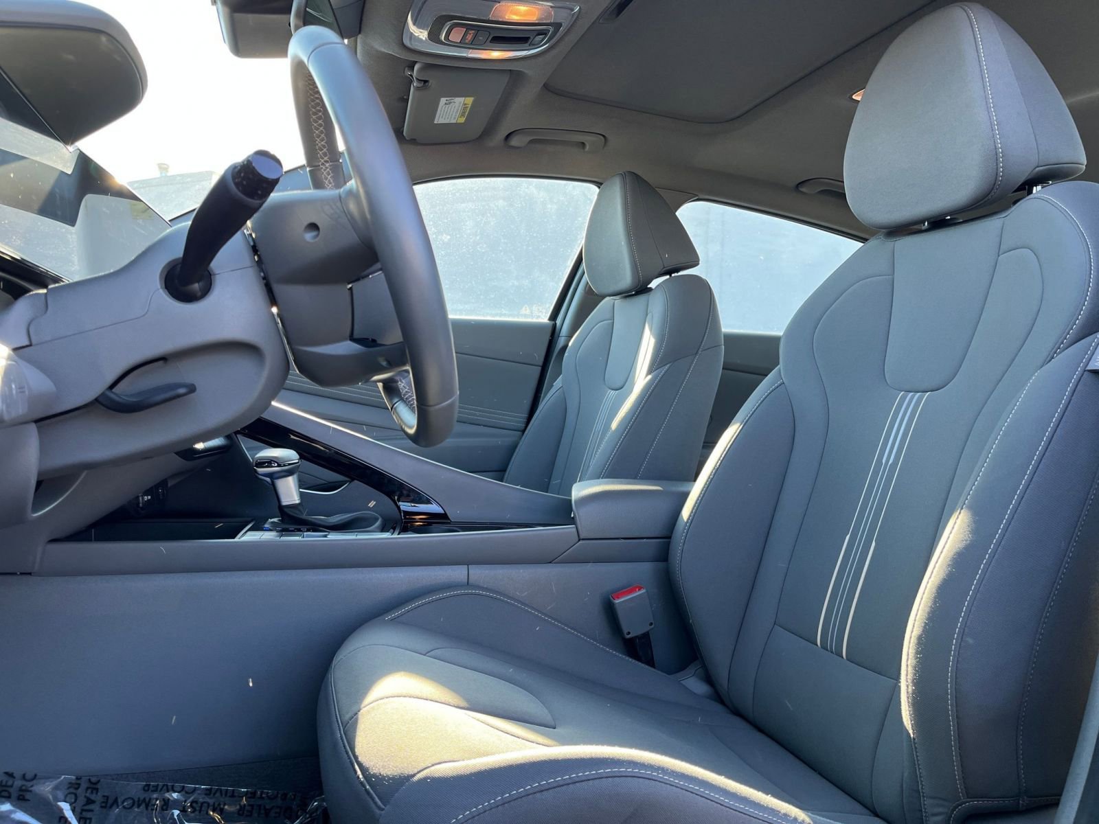 Used 2025 Hyundai Elantra SEL image 28