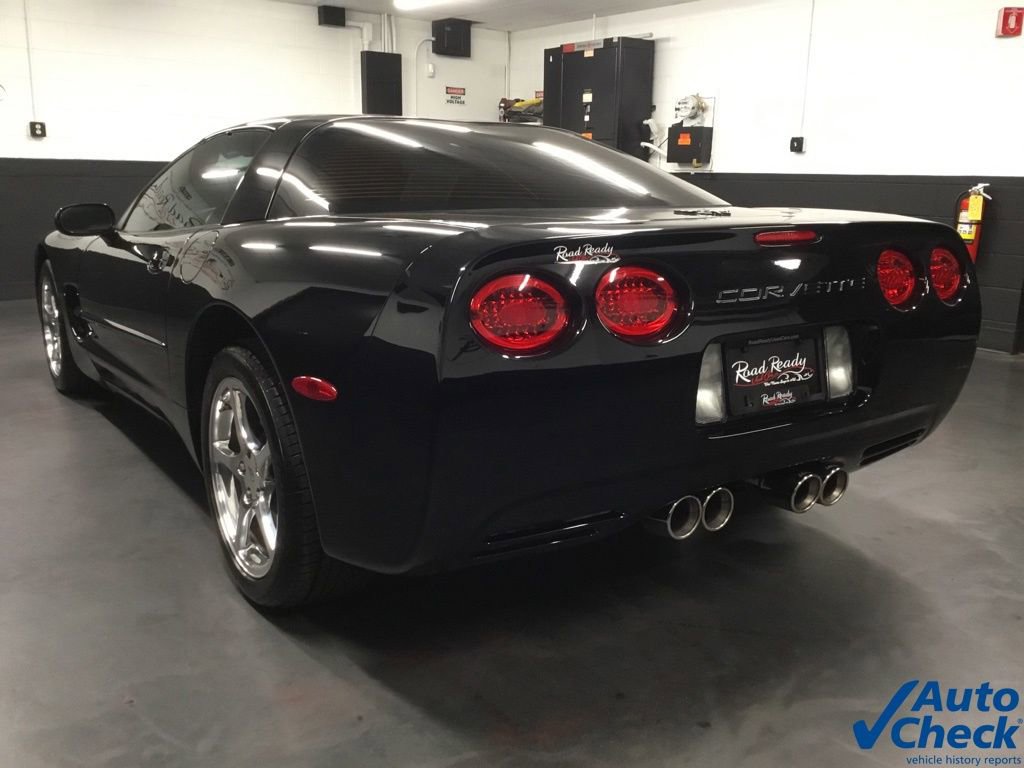 Used 2002 Chevrolet Corvette Coupe w/ Preferred Equipment Group2 RWD image 8