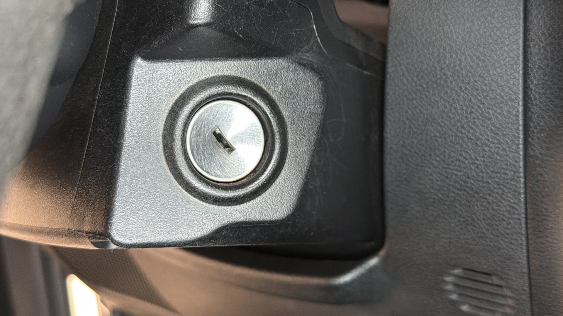 Used 2015 Jeep Wrangler Unlimited Sport AWD/4WD image 2