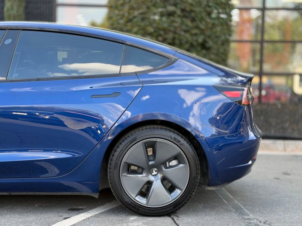 Used 2021 Tesla Model 3 Standard Range image 10