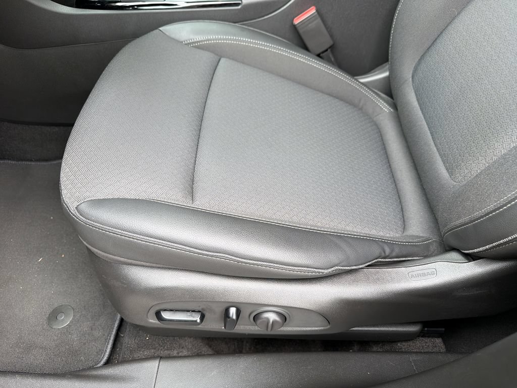 Used 2024 Buick Encore GX Preferred w/ Comfort Package FWD image 19