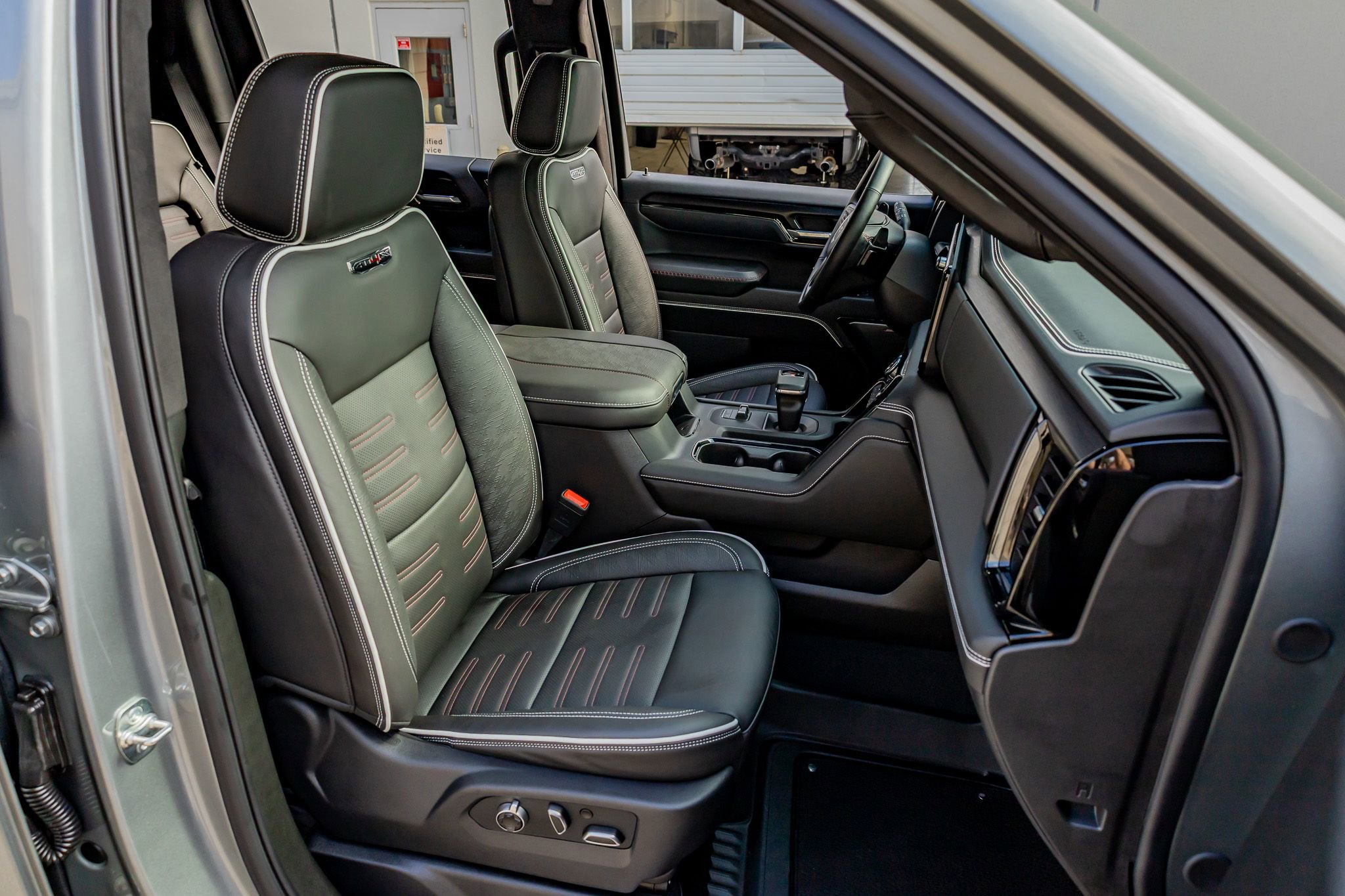 Used 2026 GMC Sierra 1500 AT4X image 31