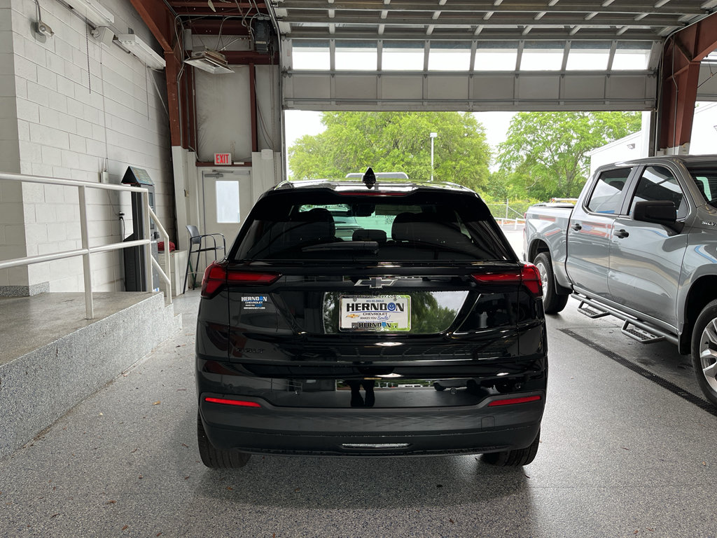 New 2027 Chevrolet Bolt LT FWD image 7