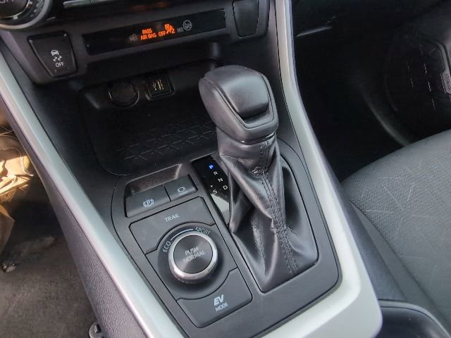 Used 2025 Toyota RAV4 XLE image 22