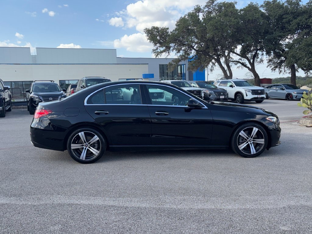 Used 2025 Mercedes-Benz C 300 4MATIC Sedan image 4