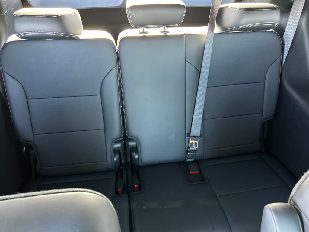 Used 2025 Buick Enclave Preferred image 23