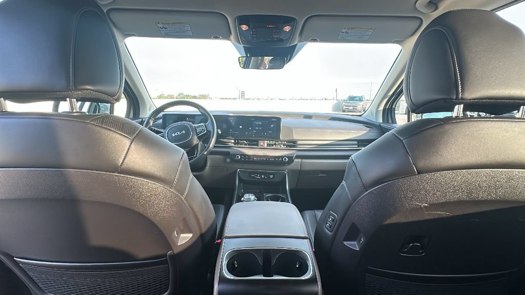 Used 2026 Kia Carnival EX FWD image 28
