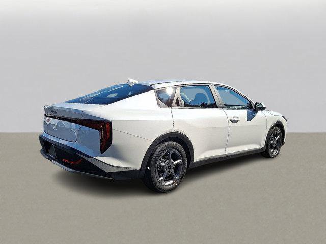 New 2025 Kia K4 LXS image 4