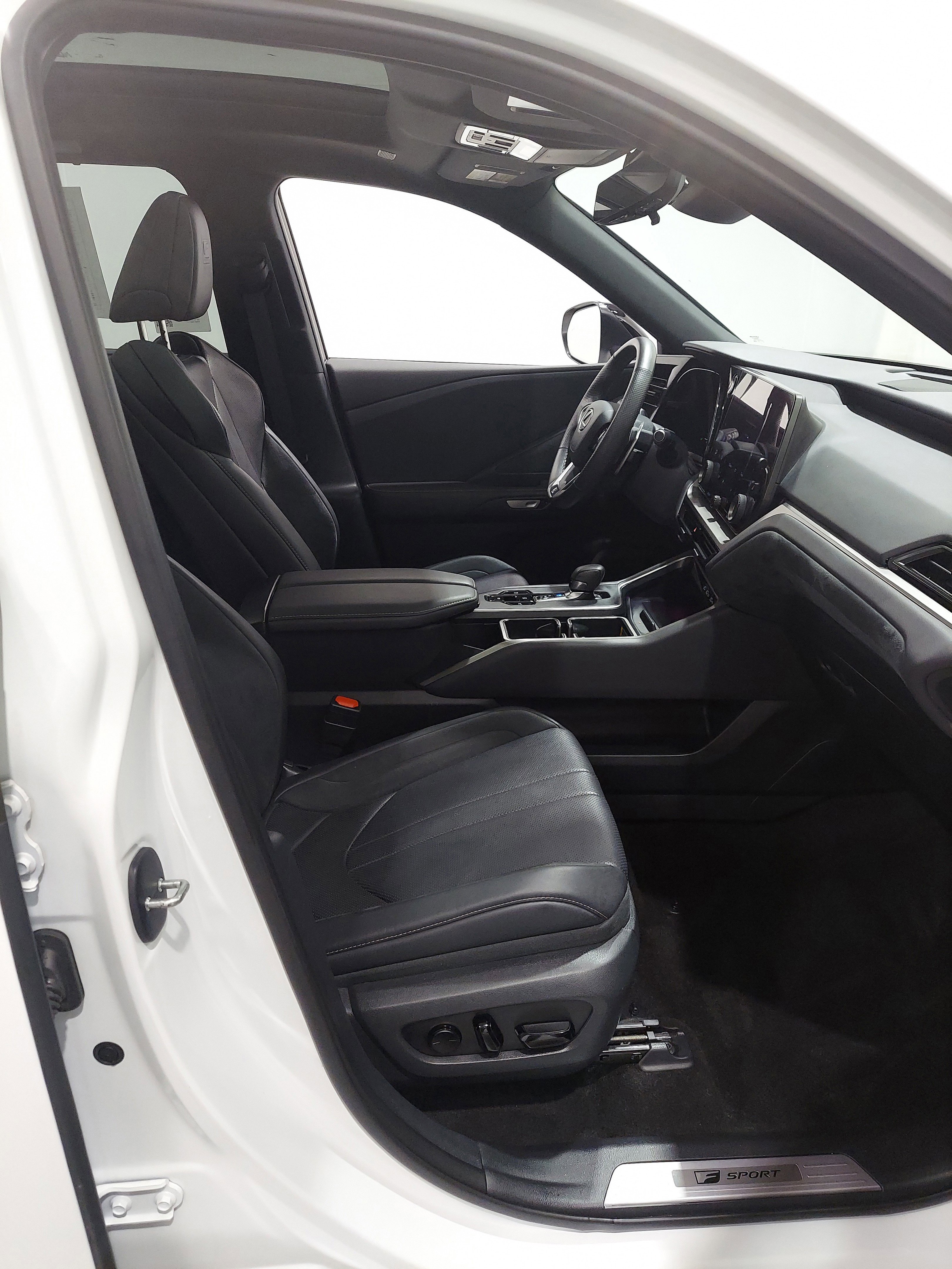 Used 2024 Lexus TX 500h AWD image 21