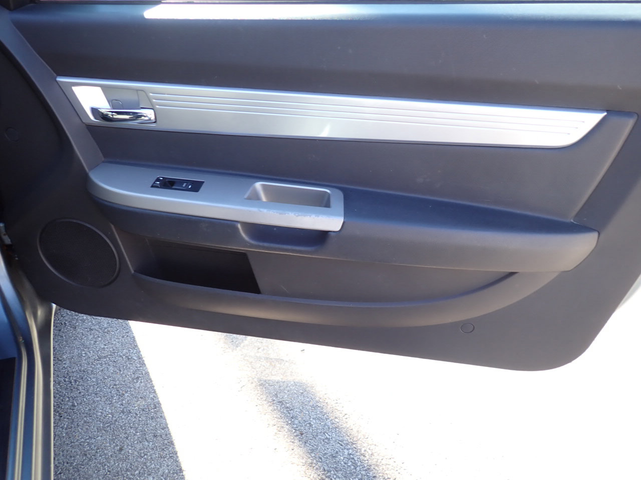 Used 2010 Chrysler Sebring Touring image 28