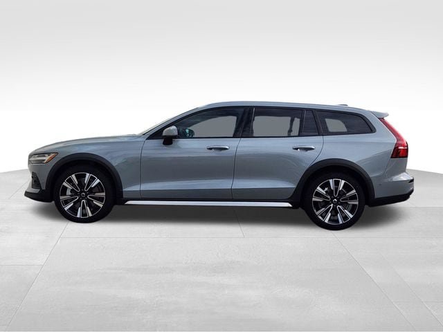 Certified 2025 Volvo V60 B5 Cross Country Ultra AWD/4WD image 5