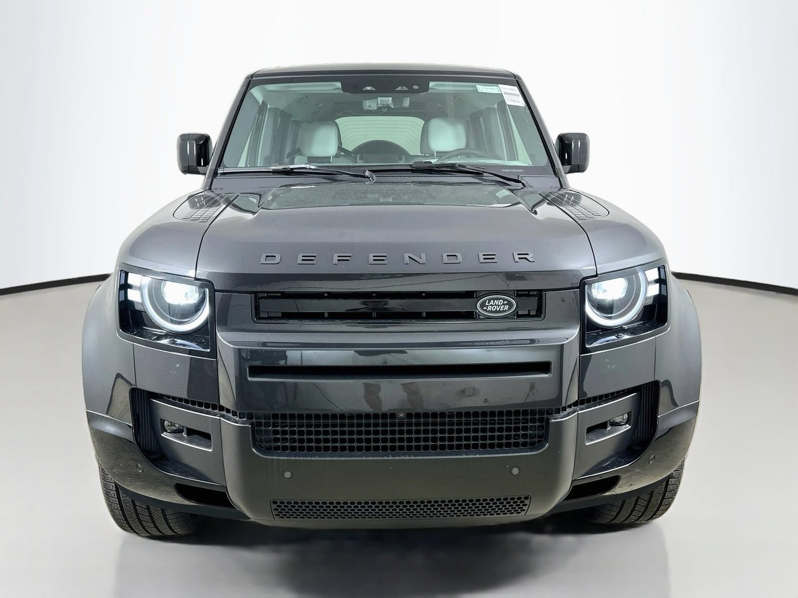 New 2026 Land Rover Defender 130 X-Dynamic SE AWD/4WD image 2
