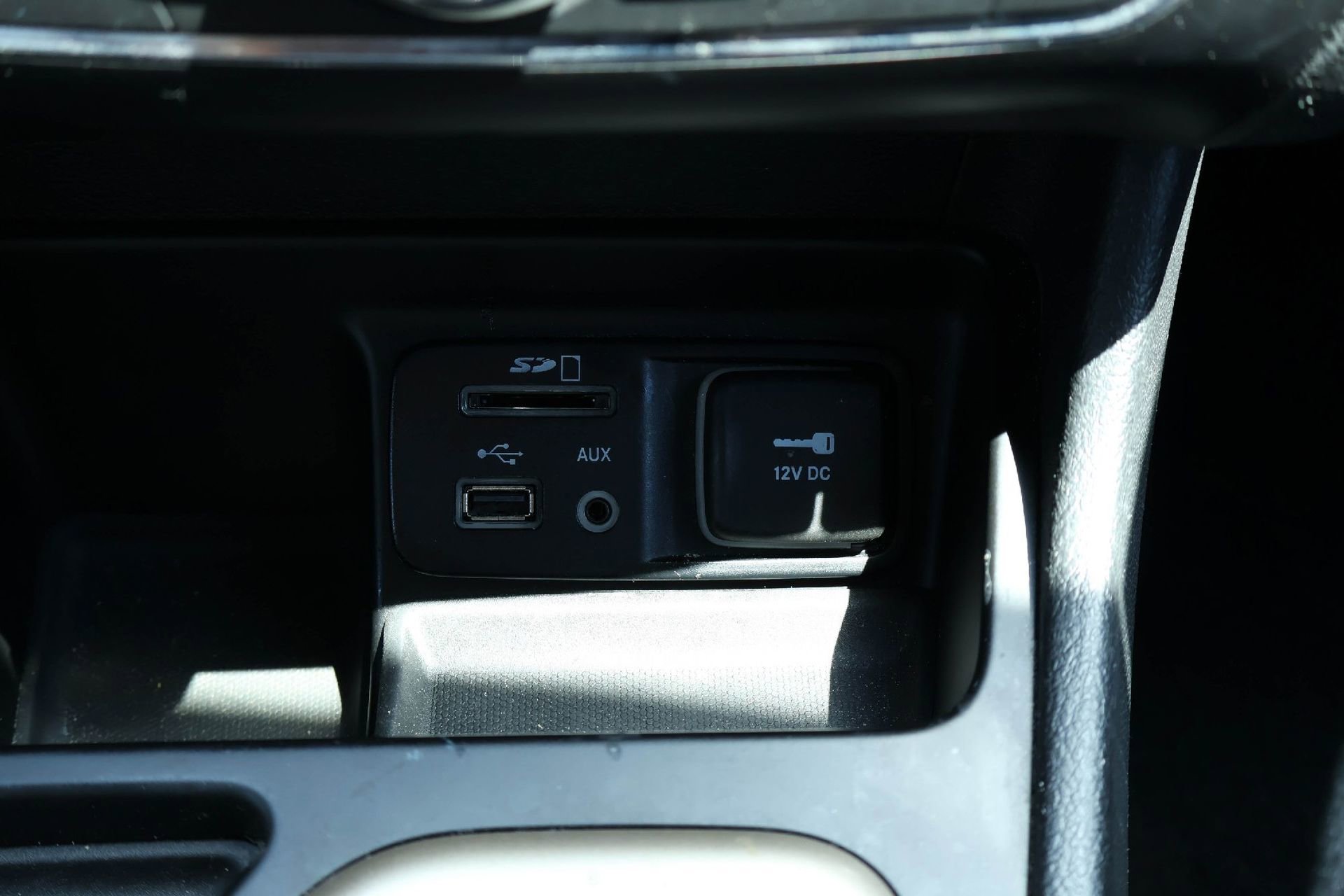 Used 2014 Jeep Cherokee Limited FWD image 26