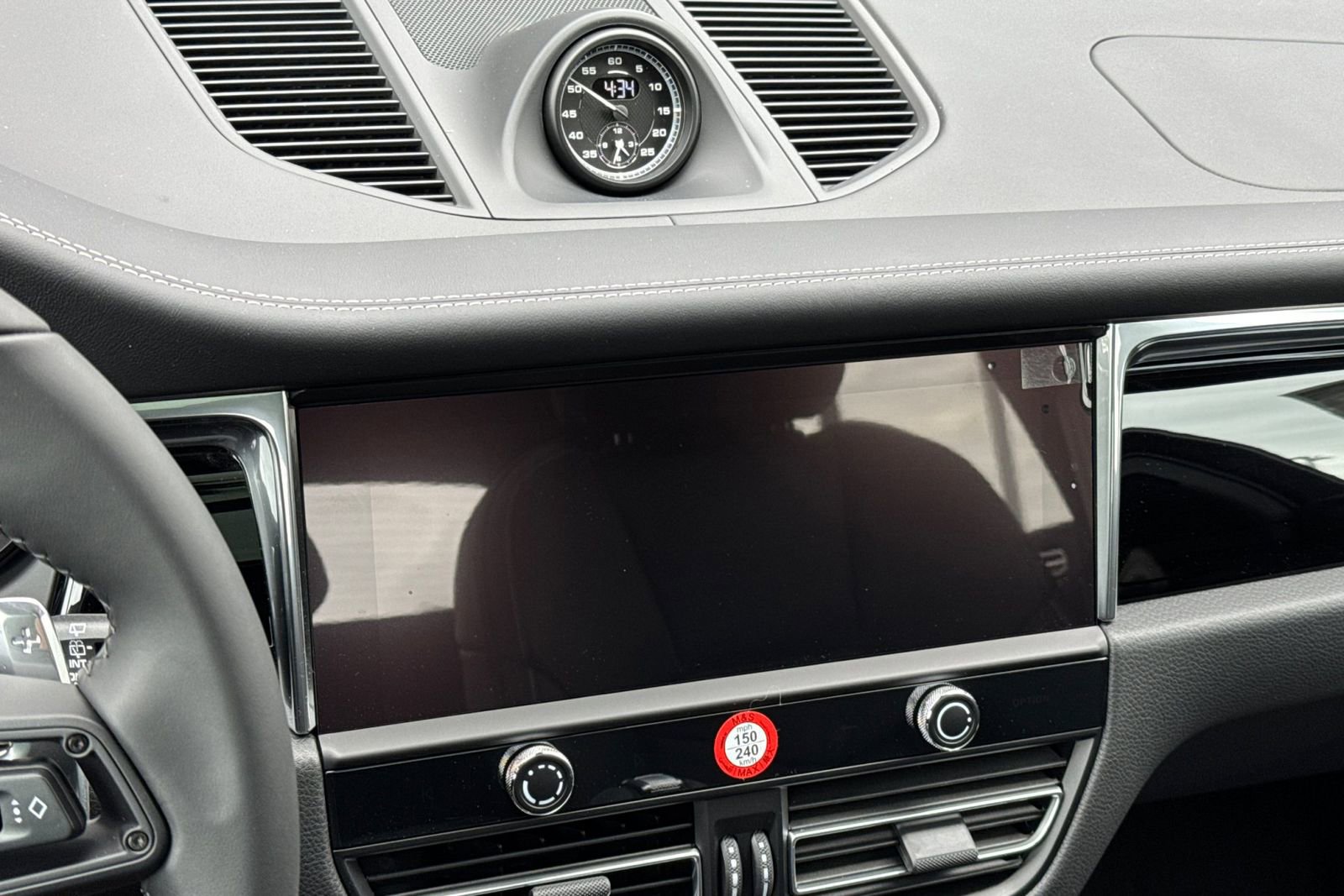 New 2025 Porsche Macan Turbo image 23