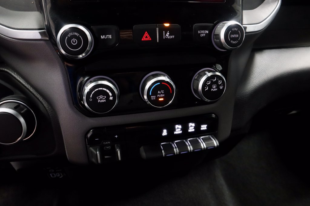 Used 2025 RAM 1500 Big Horn AWD/4WD image 32