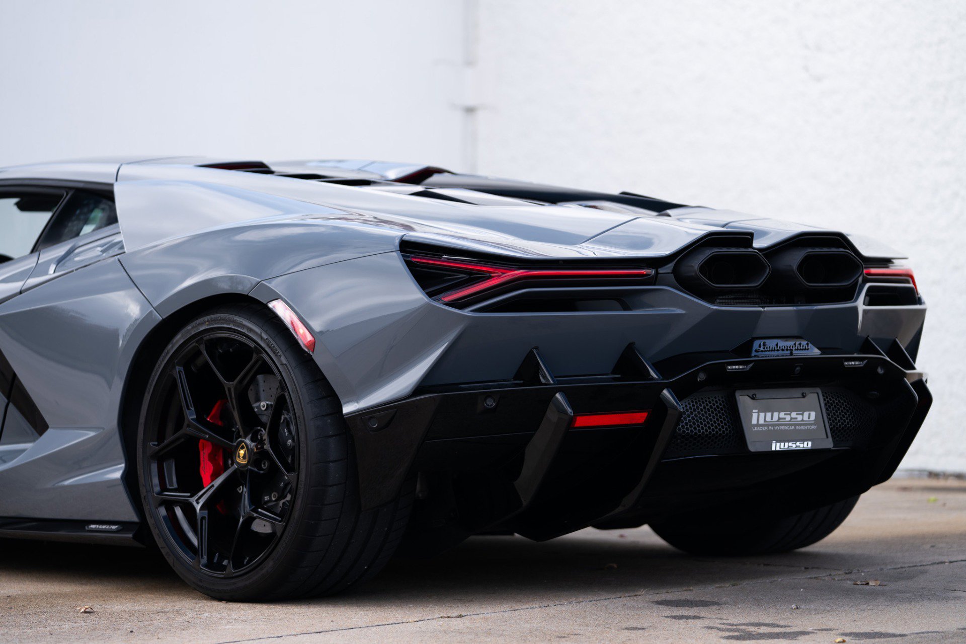 Used 2024 Lamborghini Revuelto image 24