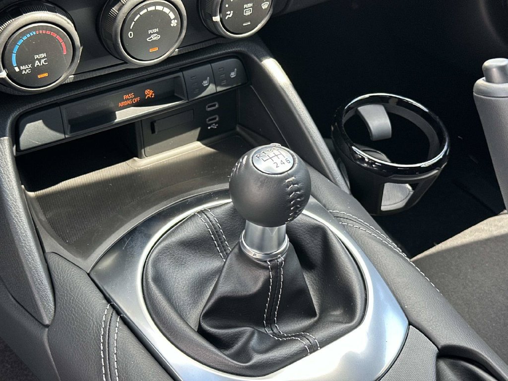 New 2026 MAZDA MX-5 Miata Club w/ Interior Package RWD image 13