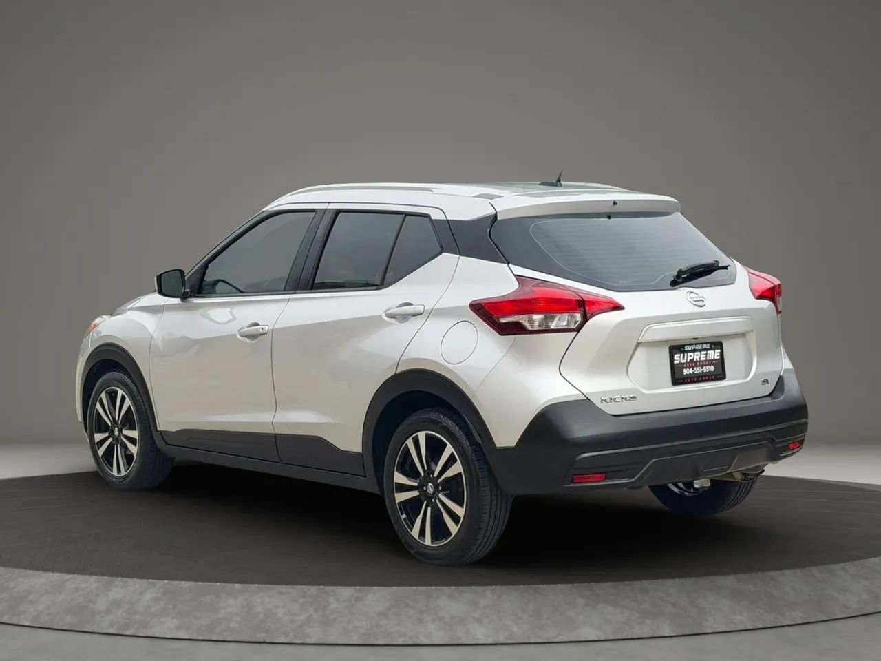 Used 2019 Nissan Kicks SV FWD image 5