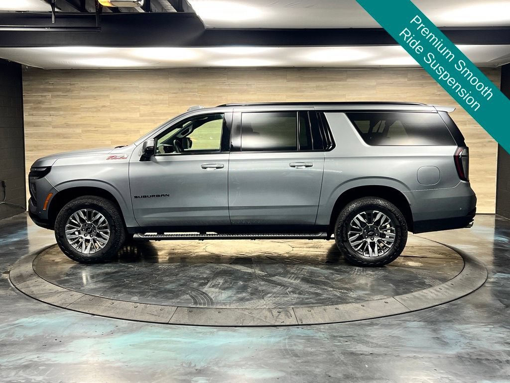 Used 2025 Chevrolet Suburban Z71 w/ Comfort Package AWD/4WD image 13