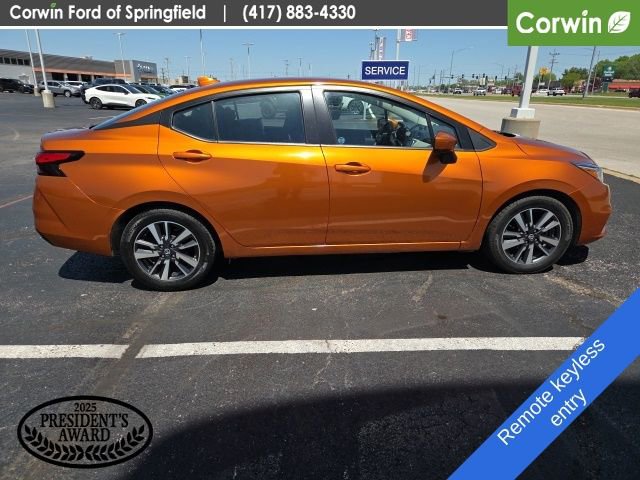 Used 2022 Nissan Versa SV FWD image 3