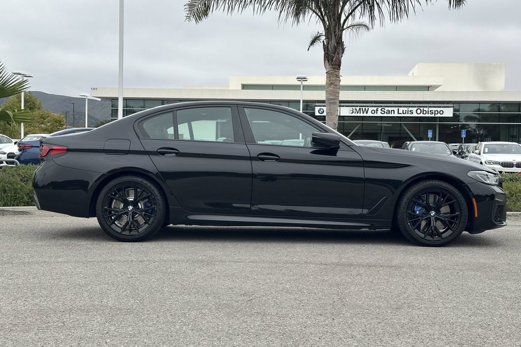 Used 2023 BMW 540i w/ M Sport Package RWD image 2