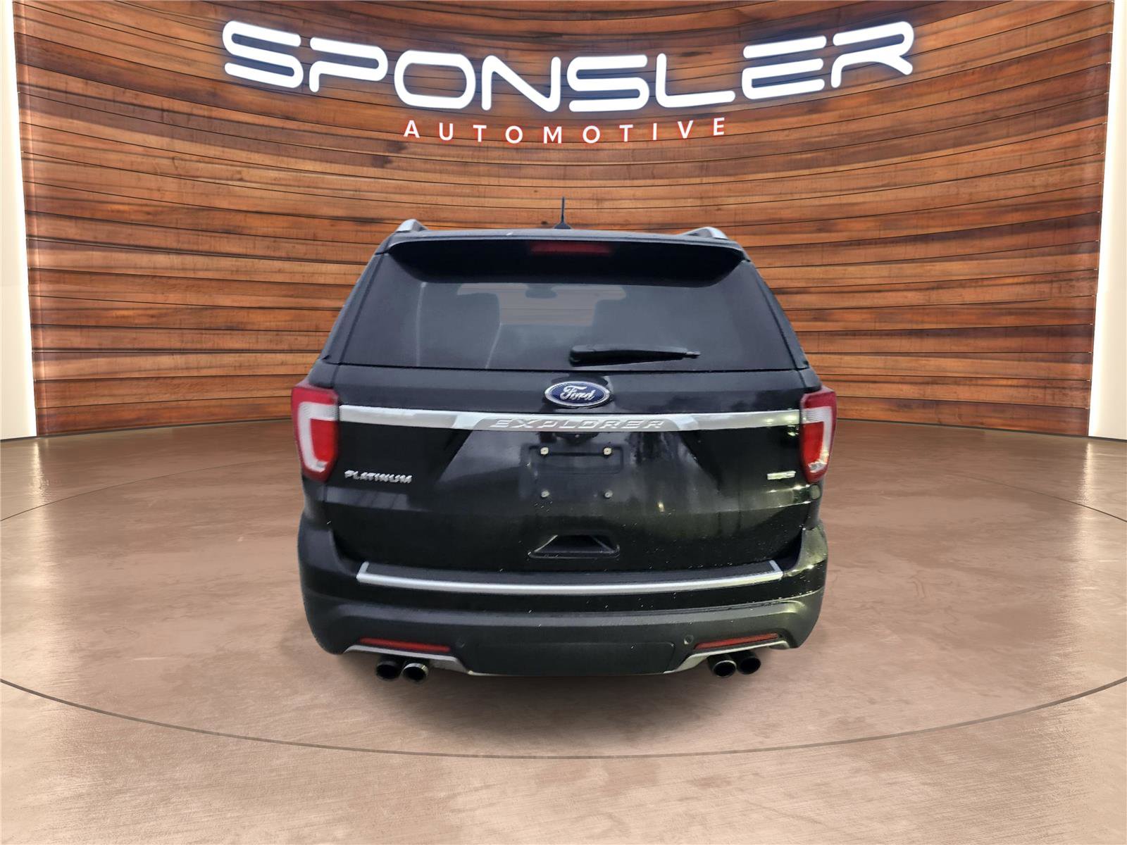 Used 2018 Ford Explorer Platinum image 4
