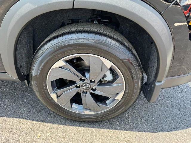 Certified 2026 Nissan Rogue SV FWD image 7