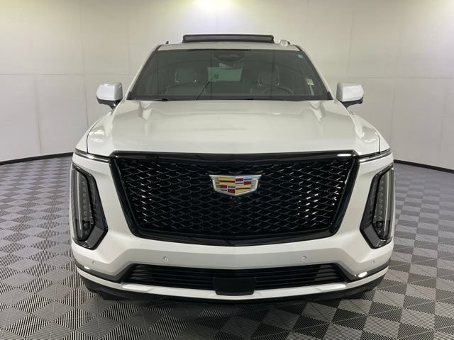 Used 2025 Cadillac Escalade Sport AWD/4WD image 2