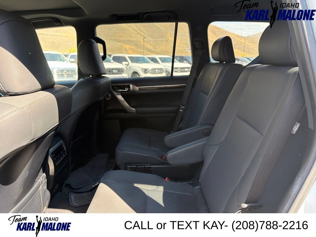 Used 2023 Lexus GX 460 Premium w/ Accessory Package AWD/4WD image 17