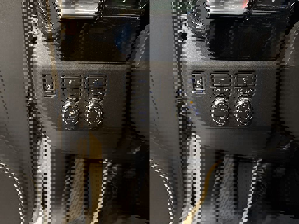 New 2026 GMC Sierra 1500 SLE w/ LPO, GMC Protection Package image 30